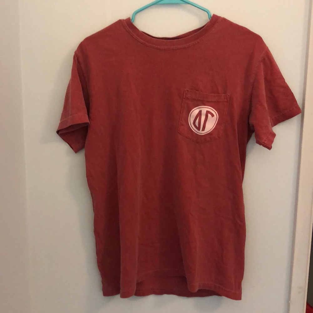 donating soon!!delta gamma comfort colors t shirt